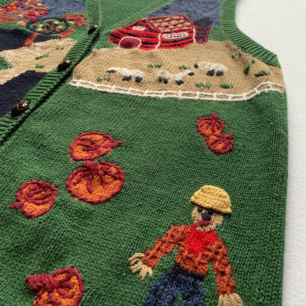 Vintage Hand Embroidered Apples Pumpkins Sheep Farm Scene Fall Sweater Vest M - Picture 7 of 11